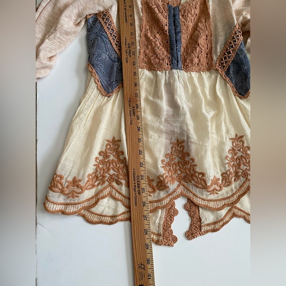 BKE Gimmicks Lace Cold Shoulder Open Back Henley boho women’s size S - Picture 5 of 15